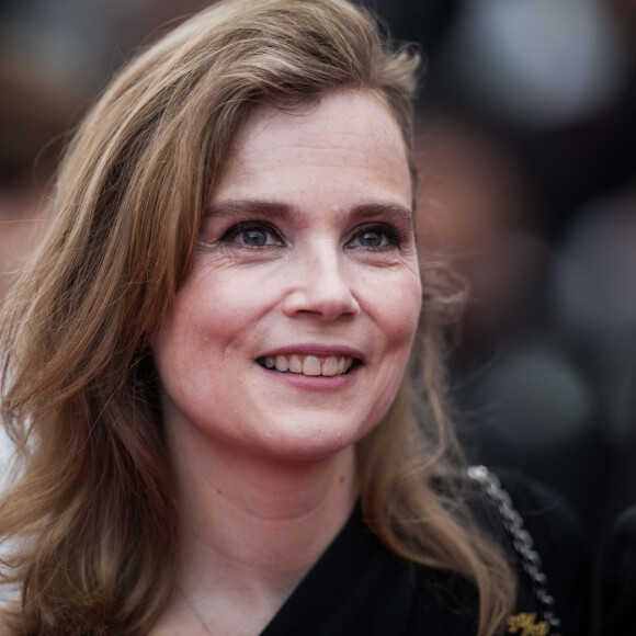 Isabelle Carré - Montée des marches du film "La belle époque" lors du 72e Festival International du Film de Cannes. Le 20 mai 2019. © Jacovides-Moreau / Bestimage