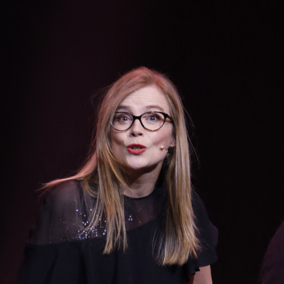La présentatrice de la cérémonie des Grands Prix 2017 Isabelle Carré - Remise des Prix Sacem 2017 à la salle Pleyel à Paris, France, le 27 novembre 2017. © Marc Ausset-Lacroix/Bestimage