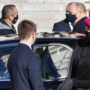 Le prince Albert II de Monaco, la princesse Charlène de Monaco - Le couple princier a assisté à la messe de Sainte Dévote à la cathédrale de Monaco le 27 janvier 2021.