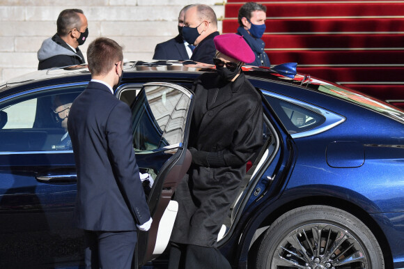 Le prince Albert II de Monaco, la princesse Charlène de Monaco - Le couple princier a assisté à la messe de Sainte Dévote à la cathédrale de Monaco le 27 janvier 2021.