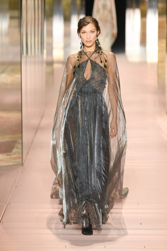 Bella Hadid - Défilé Haute Couture Fendi collection printemps / été 2021 à Paris le 27 janvier 2021.