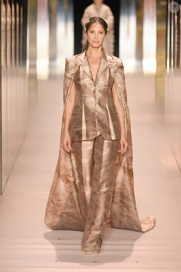 Christy Turlington - Défilé Haute Couture Fendi collection printemps / été 2021 à Paris le 27 janvier 2021.
