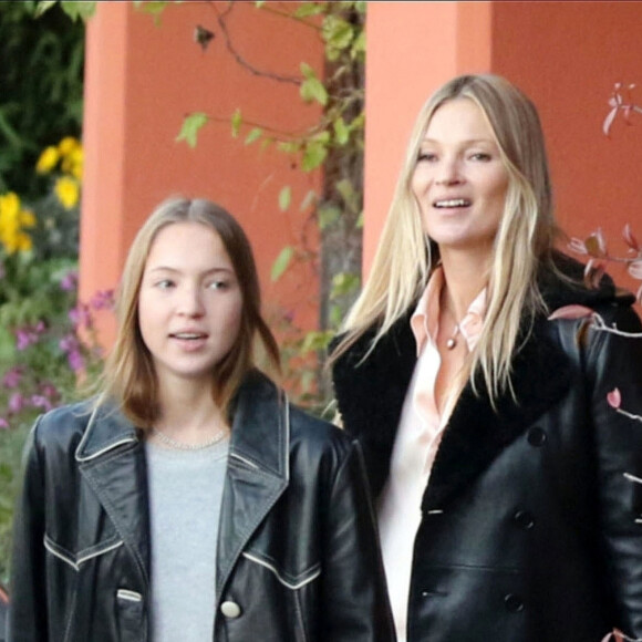 Exclusif - Week-end en famille à Rome pour Kate Moss, sa fille Lila Grace et son compagnon Nikolai von Bismarck ! Kate Moss, sa fille Lila Grace et son compagnon Nikolai von Bismarck sont arrivés le vendredi soir (11 décembre 2020) en jet privé. Ils ont séjourné à "l'Hôtel de La Ville" qui offre une vue imprenable sur Rome (c'est le même hôtel où D.West et L. James avaient séjourné pendant leur escapade dans la capitale).