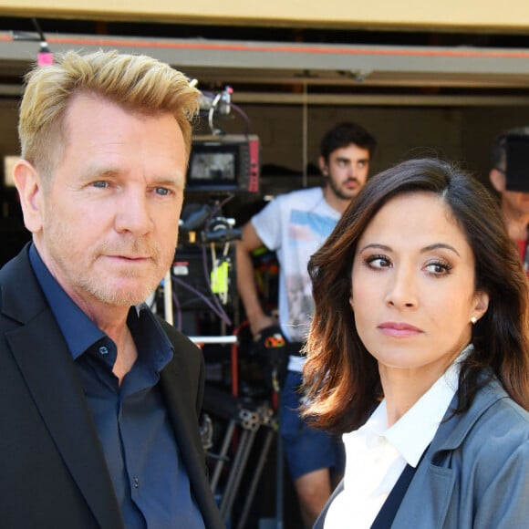 Exclusif - Xavier Deluc et Fabienne Carat durant le premier jour de tournage de la nouvelle saison de la série télévisée diffusée sur TF1 "Section de Recherches", le 9 septembre 2019 au Rouret. Dans cette nouvelle saison, X.Deluc dans le rôle de Martin Bernier et F.Semonin dans le rôle de Lucas Auriol vont accueillir dans leur brigade l'actrice F.Carat dans le rôle de Jeanne Lorieux, commandant de gendarmerie. La diffusion de la série débutera le 28 janvier 2021. © Bruno Bebert / Bestimage  (No Web - pour Suisse et Belgique)