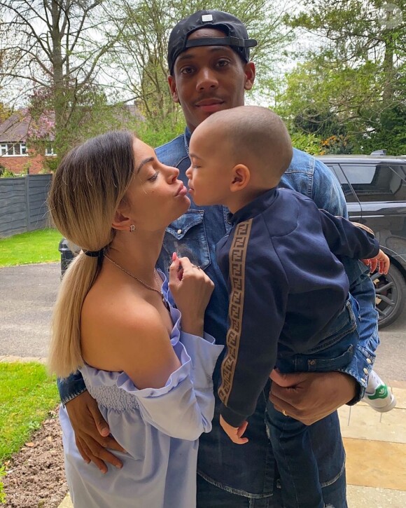 Mélanie Da Cruz, heureuse avec son mari le footballeur Anthony Martial et leur fils Swan.