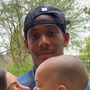 Mélanie Da Cruz, son mari le footballeur Anthony Martial et leur fils Swan.