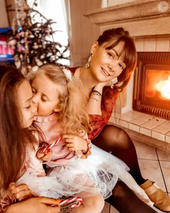 Alexandra de "Koh-Lanta" avec ses deux filles, le 6 janvier 2021