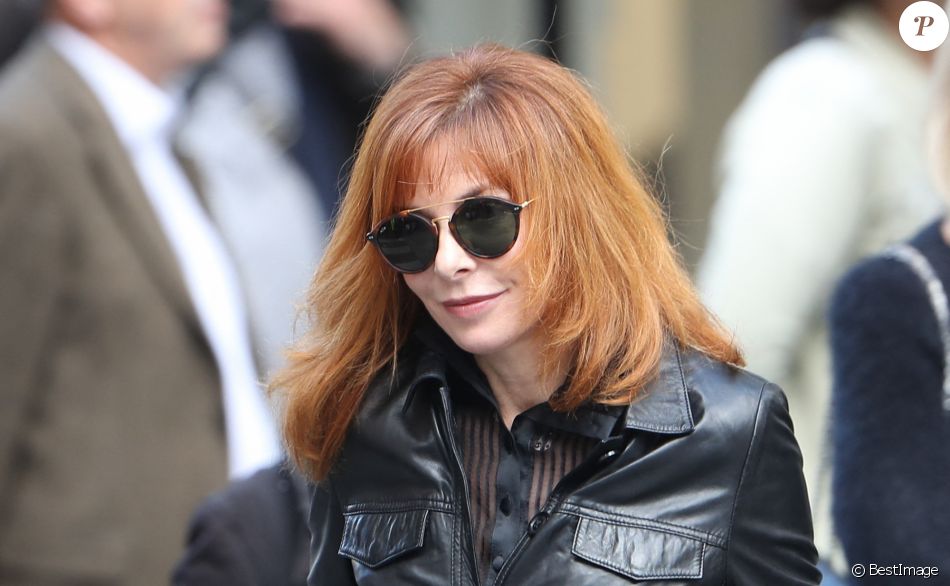 Mylène Farmer giflée par une bonne