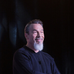 Exclusif - Florent Pagny - Enregistrement de l'émission "Clique" présentée par M. Achour sur Canal Plus à Issy-les-Moulineaux le 5 mars 2020. © Jack Tribeca/Bestimage 