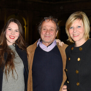 Chantal Ladesou avec son mari Michel Ansault et leur fille Clémence enceinte à la générale de la pièce "La Vraie Vie" au théâtre Edouard 7 à Paris, le 18 septembre 2017. © Guirec Coadic/Bestimage 