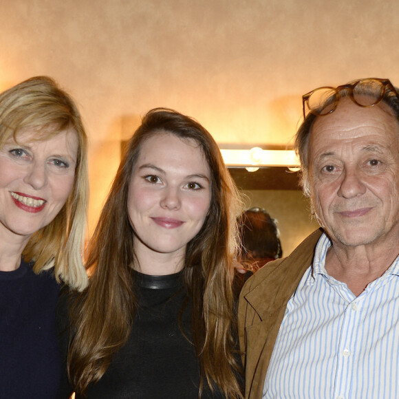 Exclusif - Chantal Ladesou avec sa fille Clémence Ansault et son mari Michel Ansault dans sa loge lors de la pièce de théâtre "Nelson" au théâtre de la Porte-Saint-Martin à Paris le 24 septembre 2014.