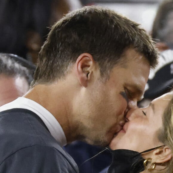 Tom Brady fêtant son septième Super Bowl avec sa femme Gisele Bündchen au Raymond James Stadium à Tampa, le 7 février 2021. Les Buccaneers (avec Tom Brady) ont battu les Chiefs 31-9. Photo by John Angelillo/UPI/ABACAPRESS.COM