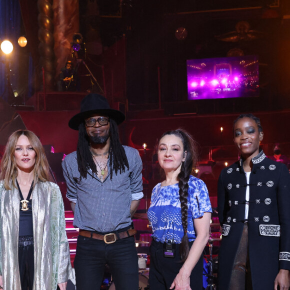 Exclusif - Matthieu Chedid, Vanessa Paradis, Tété, Catherine Ringer, Irma et Cécile Cassel (HollySiz) - Grande soirée solidaire et festive "Secours Pop La Grande Soirée" au Cirque d'Hiver à Paris, diffusée en direct le 6 février sur France 2 © Tiziano Da Silva - Cyril Moreau / Bestimage 