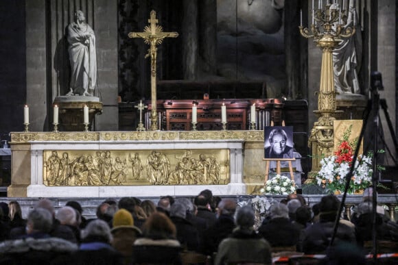 Messe en hommage à Robert Hossein est célébrée par Mgr Michel Aupetit, archevêque de Paris, en l'église Saint-Sulpice à Paris, France le 9 février 2021.