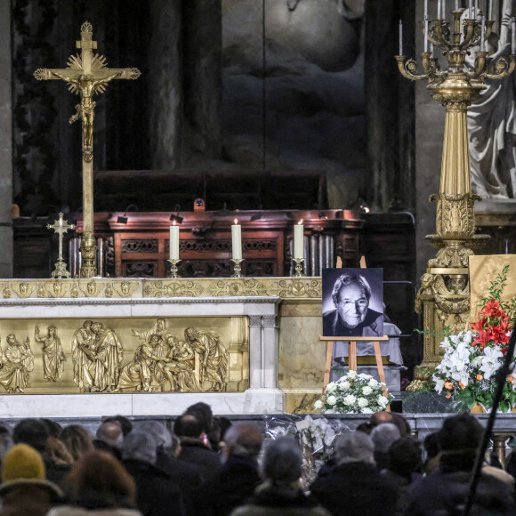 Messe en hommage à Robert Hossein est célébrée par Mgr Michel Aupetit, archevêque de Paris, en l'église Saint-Sulpice à Paris, France le 9 février 2021.