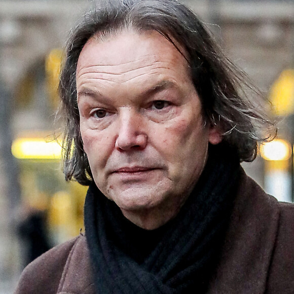 Pierre Hossein (Fils du défunt) - Sorties de la messe en hommage à Robert Hossein en l'Église Saint-Sulpice à Paris. Le 9 février 2021