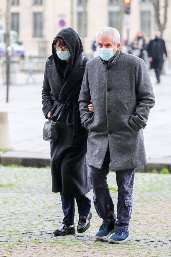 Claude Lelouch et sa compagne Valérie Perrin - Messe en hommage à Robert Hossein en l'église Saint-Sulpice à Paris. Le 9 février 2021
