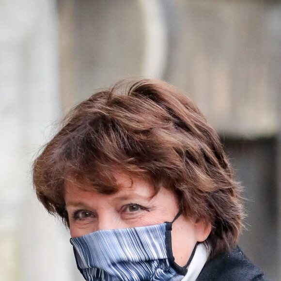 La ministre de la Culture Roselyne Bachelot - Messe en hommage à Robert Hossein en l'église Saint-Sulpice à Paris. Le 9 février 2021