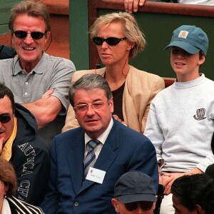 Christine Ockrent, Bernard Kouchner et leur fils Alexandre à Roland-Garros en 1999.