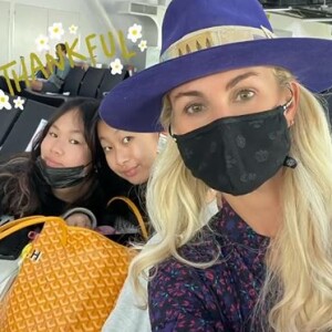 Laeticia Hallyday a quitté Los Angeles avec ses deux filles Jade et Joy, direction Saint-Barthélemy pour retrouver son compagnon Jalil Lespert.
