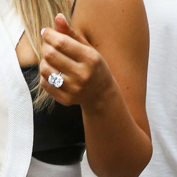 La bague de fiançailles de Kim Kardashian à Miami, le 29 novembre 2013.