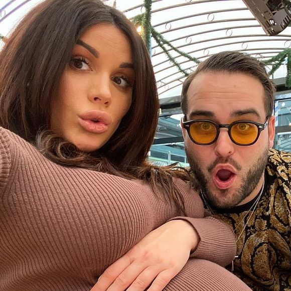 Nikola Lozina au côté de sa fiancée Laura Lempika, enceinte de leur premier enfant, le 29 octobre 2020
