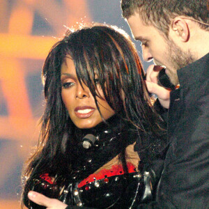 Janet Jackson et Justin Timberlake lors du Super Bowl XXXVIII au Reliant Stadium à Houston, le 1er février 2004.