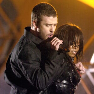 Janet Jackson et Justin Timberlake lors du Super Bowl XXXVIII au Reliant Stadium à Houston, le 1er février 2004.