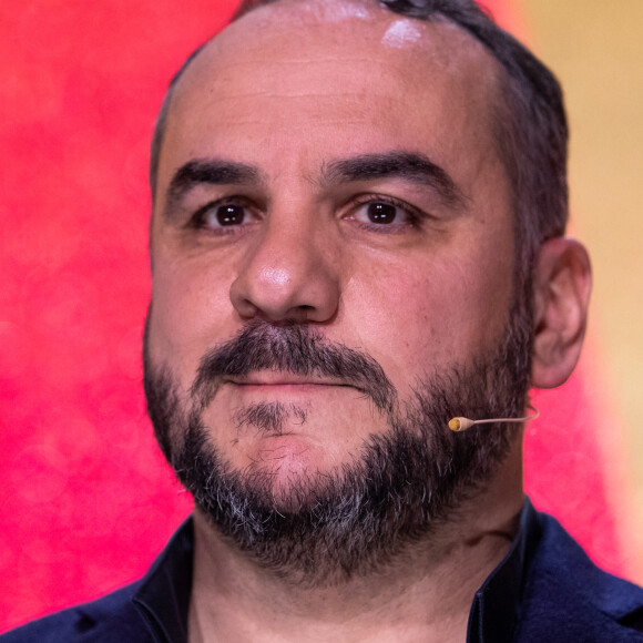 Exclusif - François-Xavier Demaison - Vente aux enchères au profit du Secours Populaire - Grande soirée solidaire et festive "Secours Pop La Grande Soirée" au Cirque d'Hiver à Paris, diffusée en direct le 6 février sur France 2, pour lancer la campagne annuelle de dons, le Don'actions, du Secours Populaire. Pour la première fois, l'association a organisé une tombola solidaire dématérialisée. Il suffisait de se rendre sur le site du Secours Populaire pour acheter un ou plusieurs tickets à deux euros. Il était aussi possible de se rendre dans une structure du Secours Populaire, où un bénévole pouvait prendre les dons. Une centaine d'artistes proposaient des lots à gagner. Les dons récoltés ont atteints plus de 1 million d'euros. © Tiziano Da Silva - Cyril Moreau / Bestimage