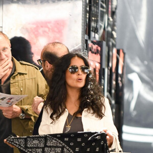 François-Henri Pinault et sa femme Salma Hayek se promènent et font du shopping dans les rues de Beverly Hills. Le 2 août 2019.