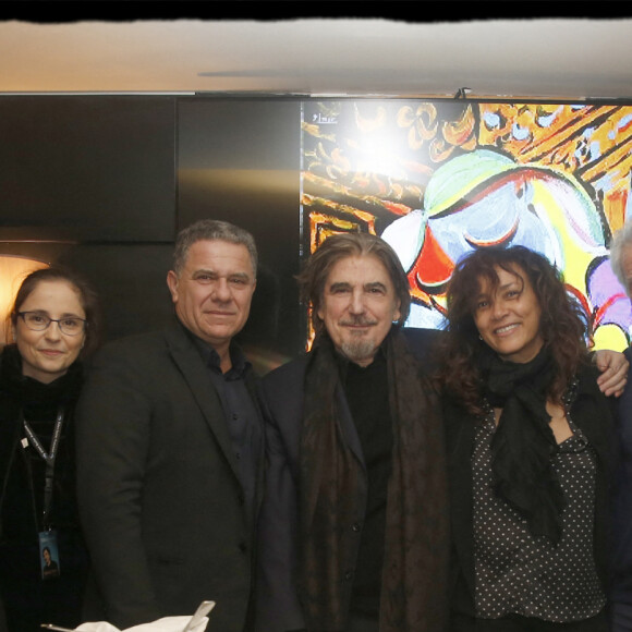 Exclusif - Marie-Paule Belle, Alice Dona, Luana Santonino, Thierry Chassagne, sa femme Marie-Hélène, Gilbert Coullier, Gérard Davoust, Frédéric Lama (fils de Serge Lama) - Serge Lama a fêté son anniversaire à l'issue de son concert à l'Olympia au Bar Romain, rue Caumartin. Paris, le 11 février 2018. © Alain Guizard / Bestimage 
