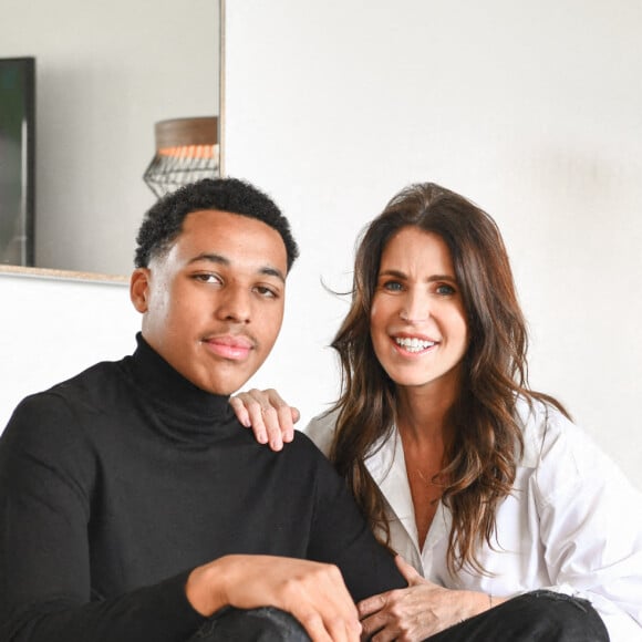 Exclusif - Sandrine Diouf et son fils Isaac posent dans leur maison à Marseille, France, le 16 janvier 2021. © Jean-René Santini/Bestimage