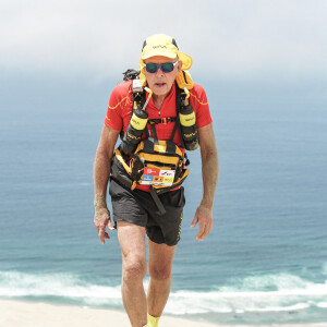 Patrick Poivre d'Arvor (PPDA) lors de l'étape n°1 de la 1ère édition du Half Marathon des Sables Peru, 120 kilomètres en autosuffisance, dans le désert d'Ica au Pérou. Le 2 décembre 2018 © E.Guimier / HalfMDS / Bestimage