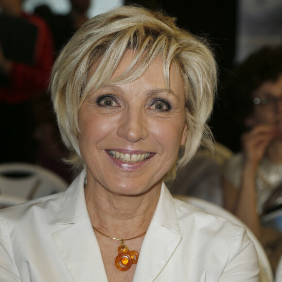 Evelyne Dhéliat - Inauguration du 13ème Forum International de la Météo et du Climat à l'Hôtel de Ville de Paris, le 27 mai 2016. © Christophe Aubert via Bestimage