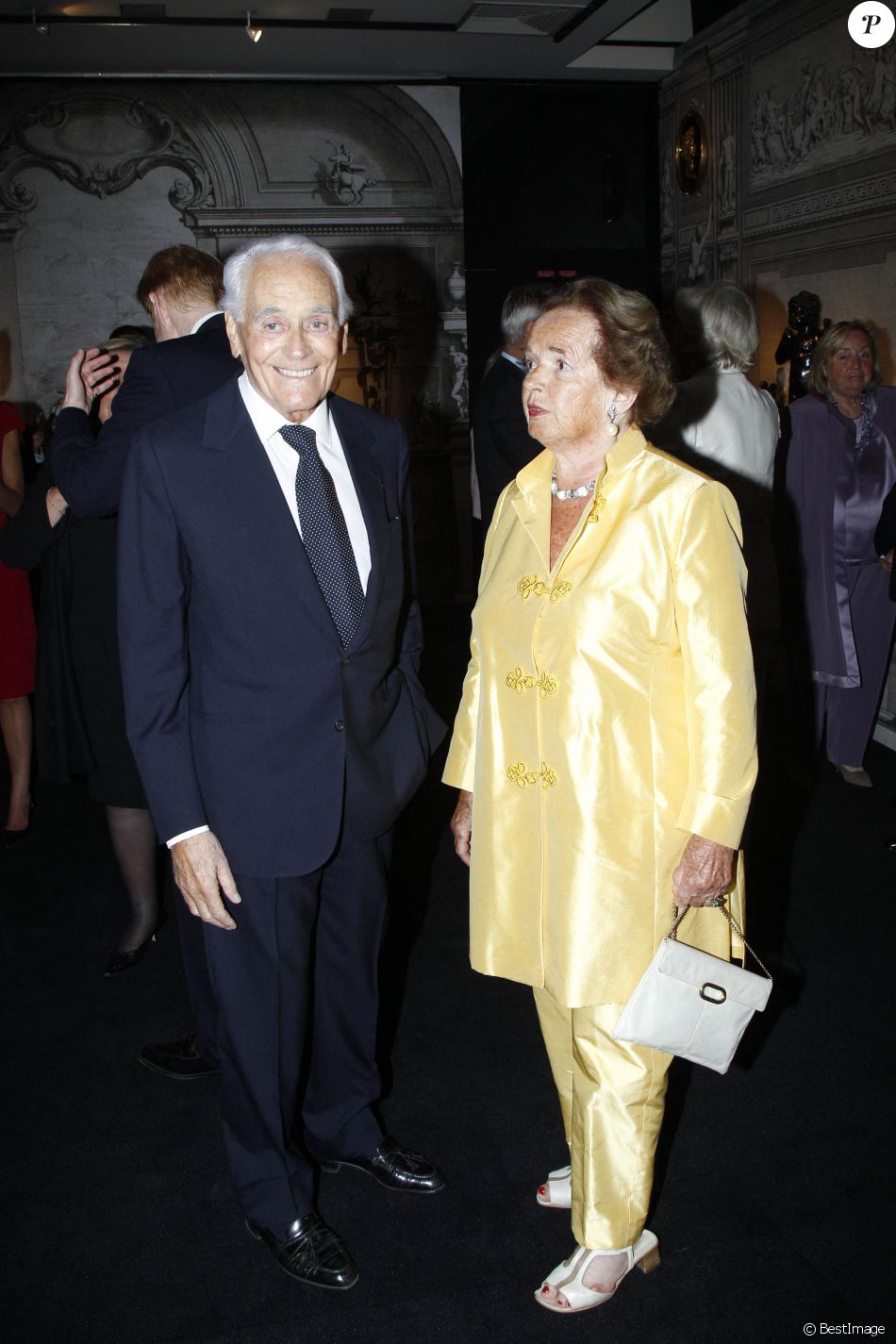 Philippe Venet et la baronne De Schonen - Dîner chez Christies à la galerie de Girardon à Paris le 13 septembre 2012.