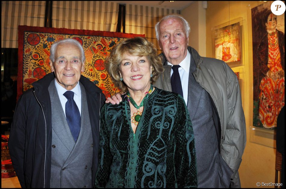 Philippe Venet, Hubert de Givenchy, Isabelle de Borchgrave - Vernissage de l'exposition "Baba Yaga, le papier et ses sortilèges" à la galerie Pierre Passebon à Paris.