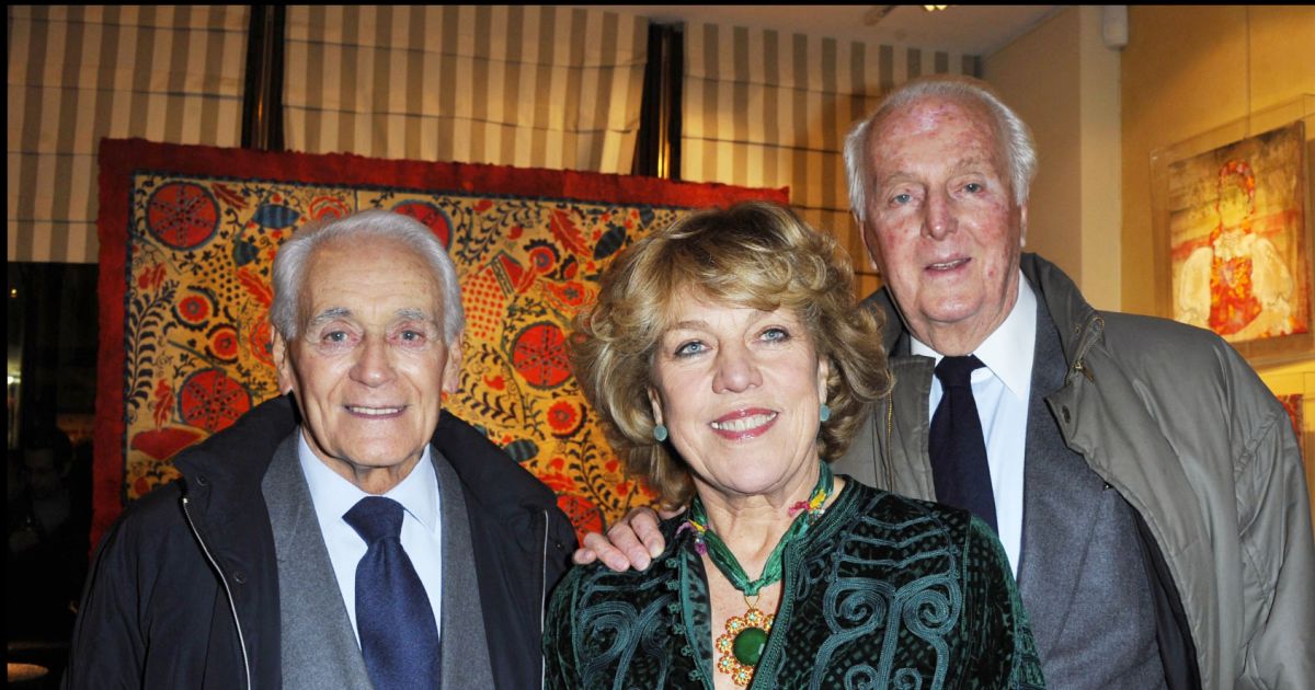 Philippe Venet, Hubert de Givenchy, Isabelle de Borchgrave - Vernissage de  l'exposition Baba Yaga, le papier et ses sortilèges à la galerie Pierre  Passebon à Pa - Purepeople