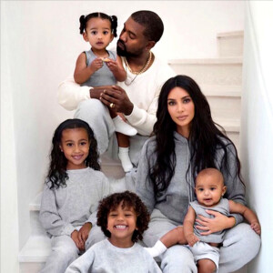 Kim Kardashian, Kanye West et leurs 4 enfants North, Saint, Chicago et Psalm.