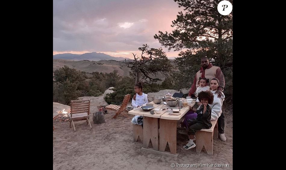 Kim Kardashian, Kanye West et leur trois enfants North, Saint et Chicago West au ranch Monster Lake à Cody, dans le Wyoming. Septembre 2019.