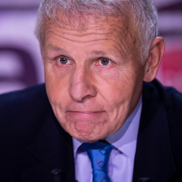 Exclusif - Patrick Poivre d'Arvor à la vente aux enchères au profit du Secours Populaire à Paris, le 6 février. © Tiziano Da Silva - Cyril Moreau / Bestimage