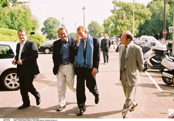 Patrick Poivre d'Arvor et Jean-Pierre Pernaut à Paris en 2001.