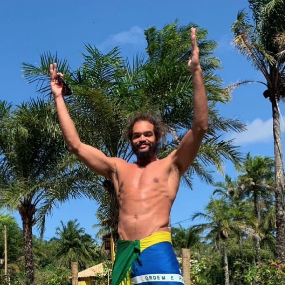 Joakim Noah s'éclate au Brésil, le pays natal de sa fiancée Lais Ribeiro. Février 2021.