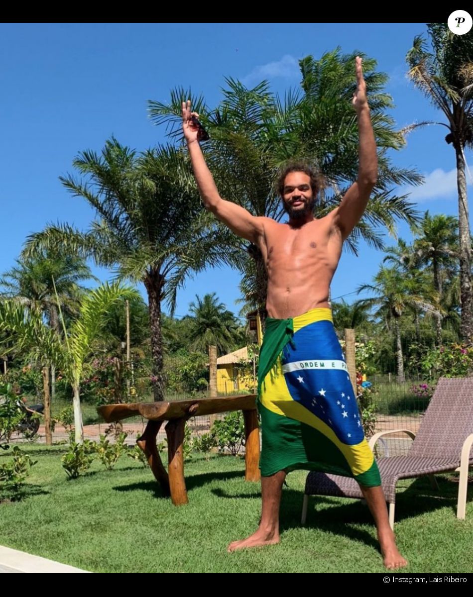 Joakim Noah s'éclate au Brésil, le pays natal de sa fiancée Lais Ribeiro. Février 2021.