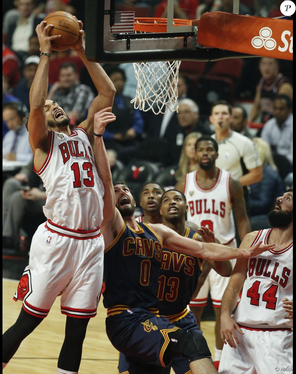 Joakim Noah lors du match de NBA opposant les Chicago Bulls aux Cleveland Cavaliers. Chicago, le 27 octobre 2015.