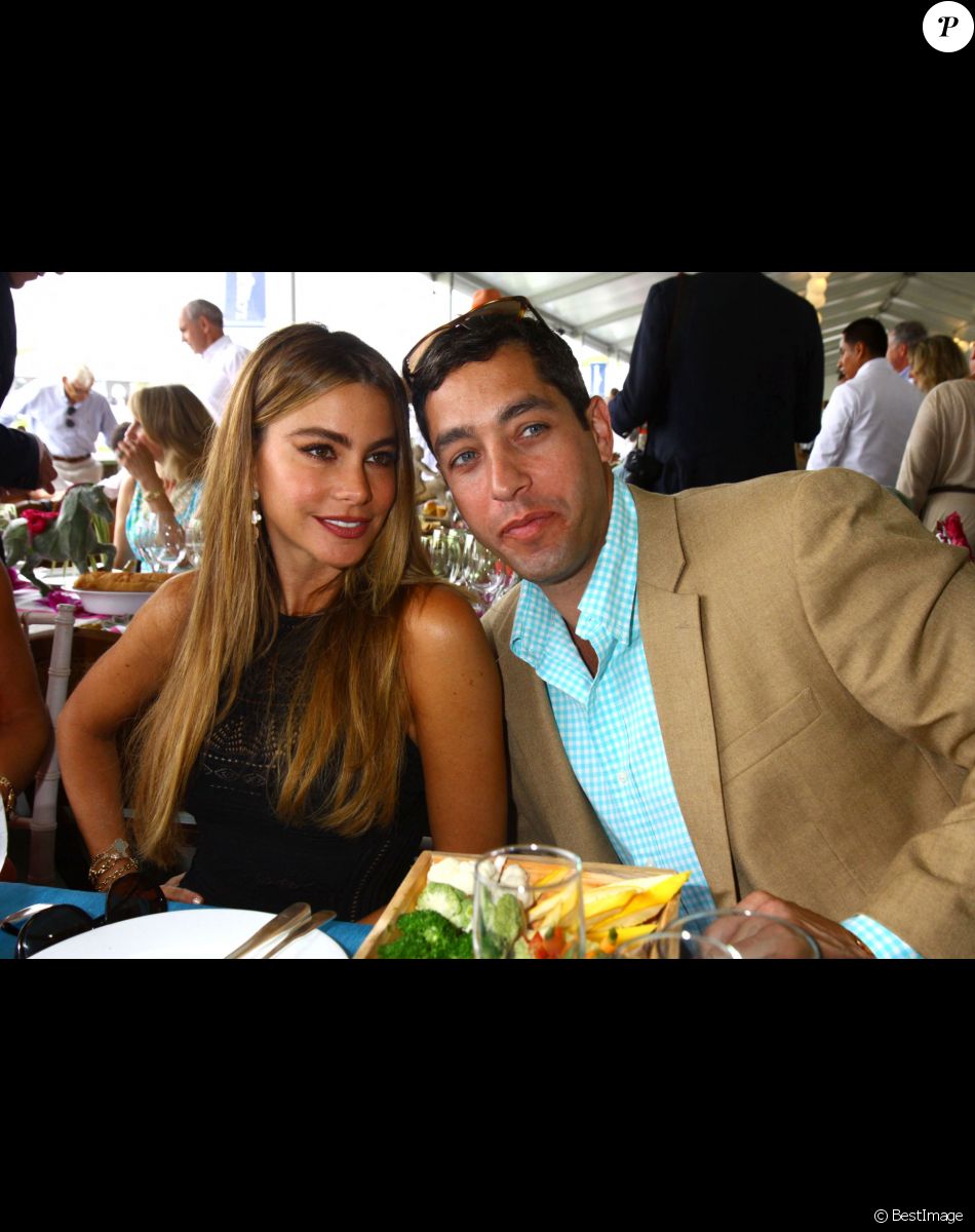 Archives - Sofia Vergara et son fiancé Nick Loeb se sont séparés ! Sofia a annoncé la nouvelle sur son twitter. Voici quelques photos d'archives du couple au "Hampton Classic Horse Show".