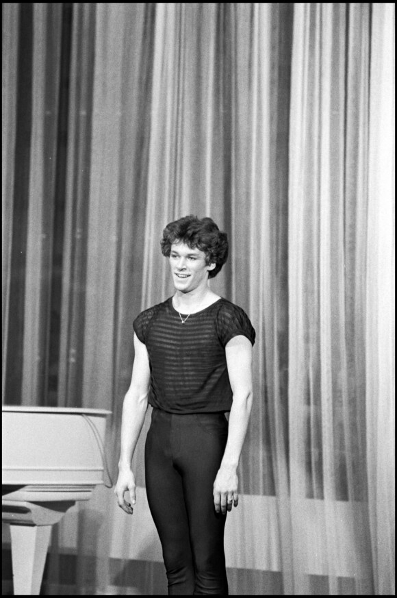Patrick Dupond sur scène en 1980