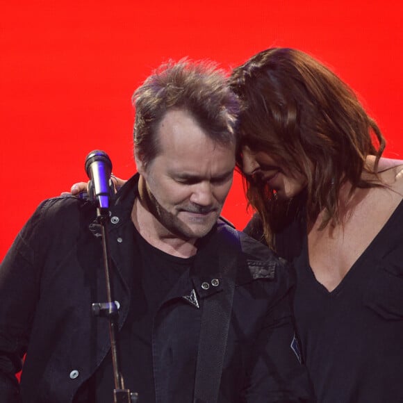 Zazie et Axel Bauer - "Tout le monde chante contre le cancer, les stars relèvent le défi" au Palais des Congrès à Paris. Le 25 novembre 2019. © Giancarlo Gorassini / Bestimage