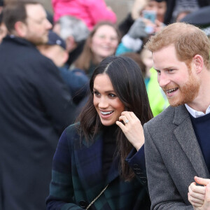 Le prince Harry et Meghan Markle en visite dans la ville de Edimbourg en Ecosse le 13 février 2018.