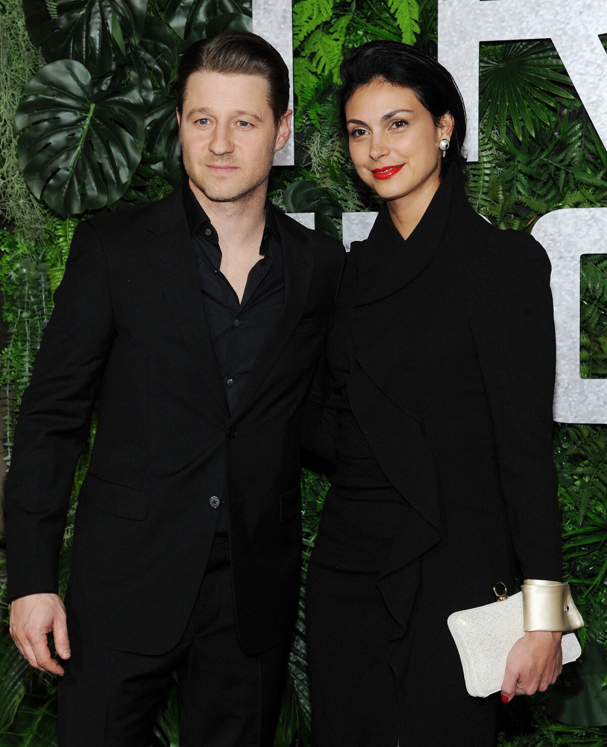 Photo Benjamin Mckenzie And Morena Baccarin à La Première De Triple