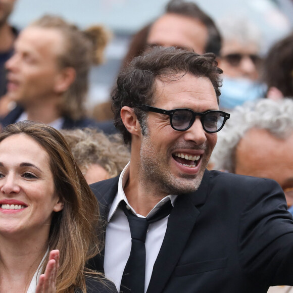 Victoria Bedos, Nicolas Bedos - Hommage à Guy Bedos en l'église de Saint-Germain-des-Prés à Paris. Le 4 juin 2020.